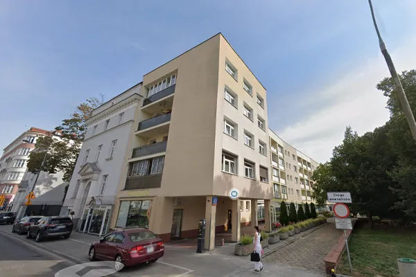 Mycie tynków cienkowarstwowych kamienica Mokotów